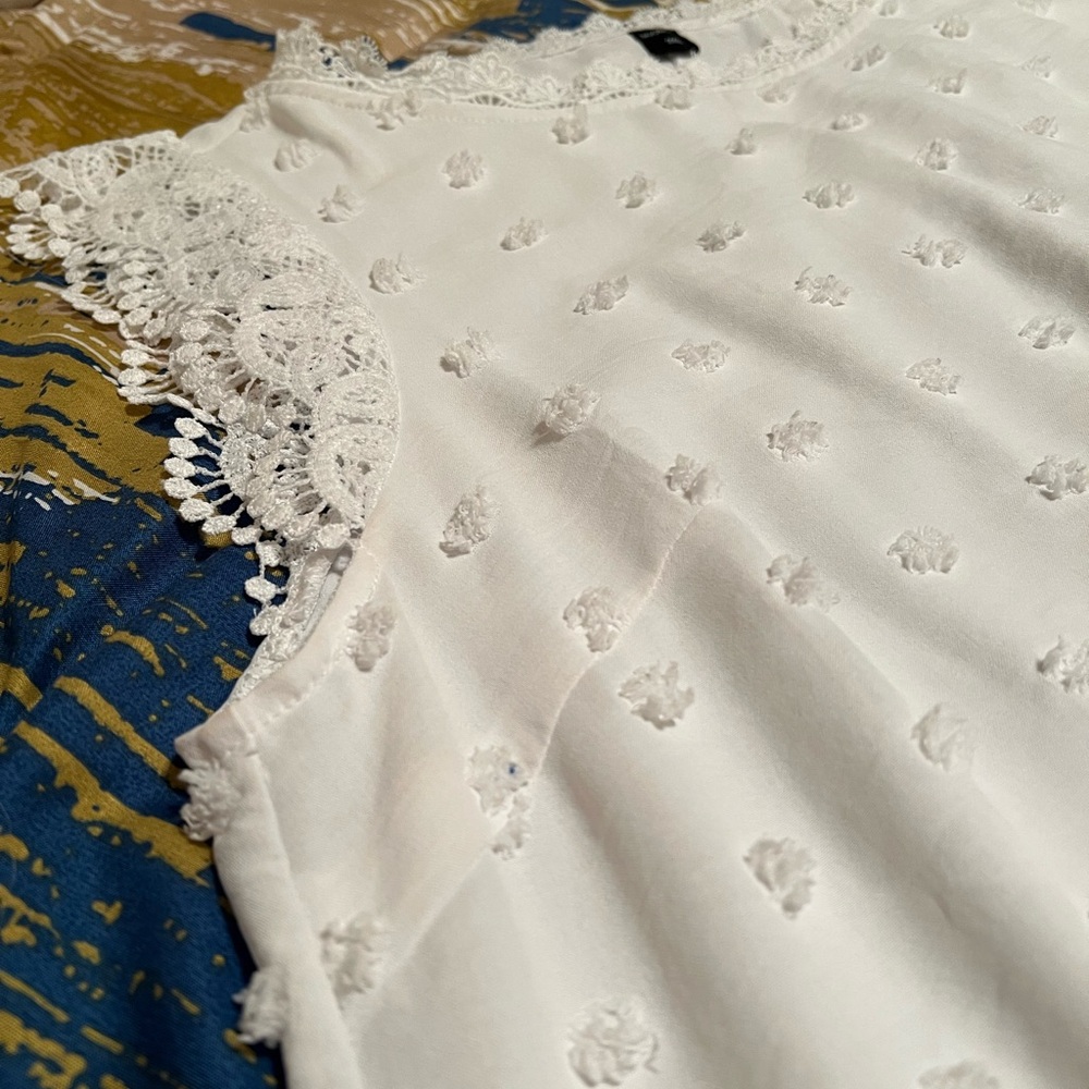 Cream Ruffled Relaxed Blouse - Picture 4 of 4